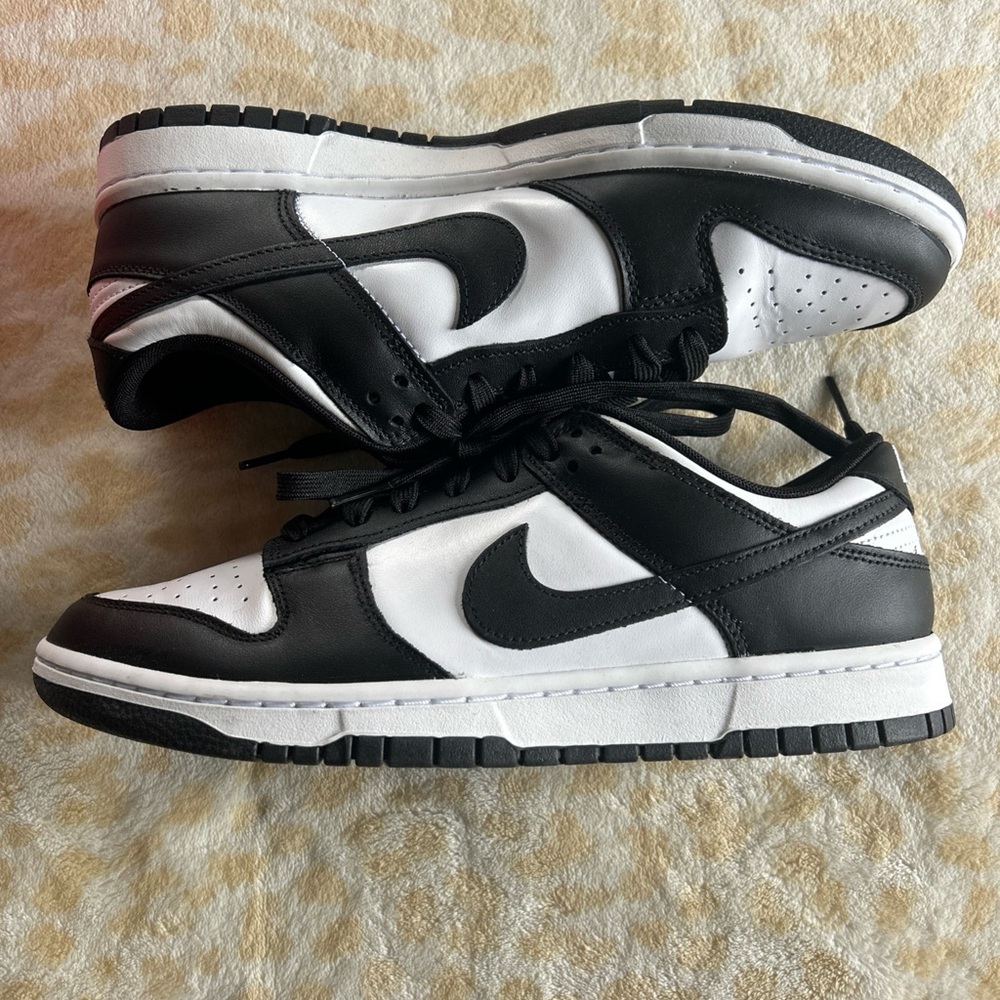 Nike Classic Black and White Dunk Low-Tops